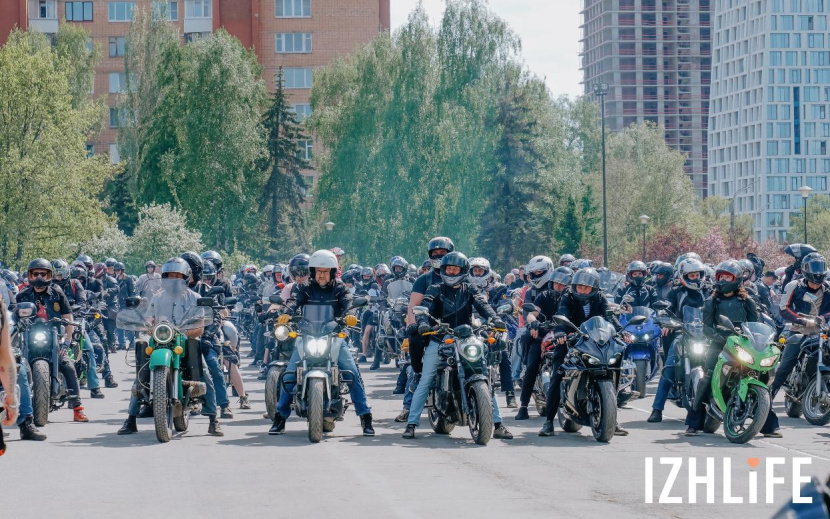 Сотни мотоциклистов Ижевска открыли сезон. Фото: Маша Бакланова