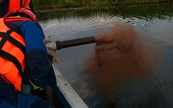 Пятно от разлива нефтепродуктов в Ижевске ликвидировано