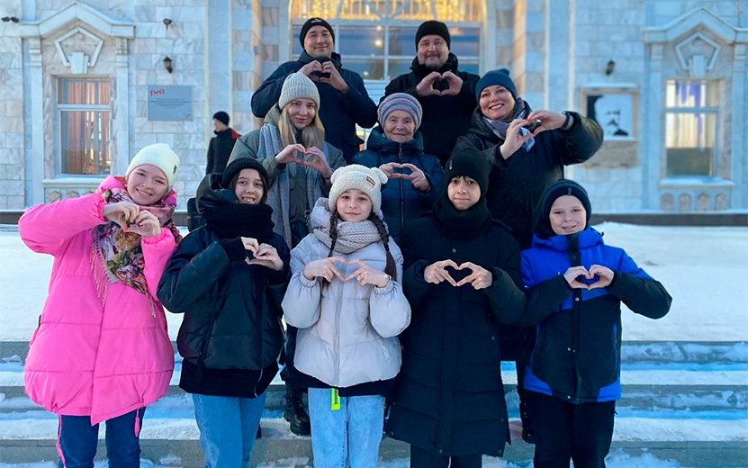 Многодетная приемная семья Корякиных из Удмуртии примет участие во Всероссийском семейном форуме «Родные-любимые»