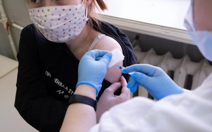 Еще 800 комплектов подростковой вакцины от ковида привезли в Удмуртию