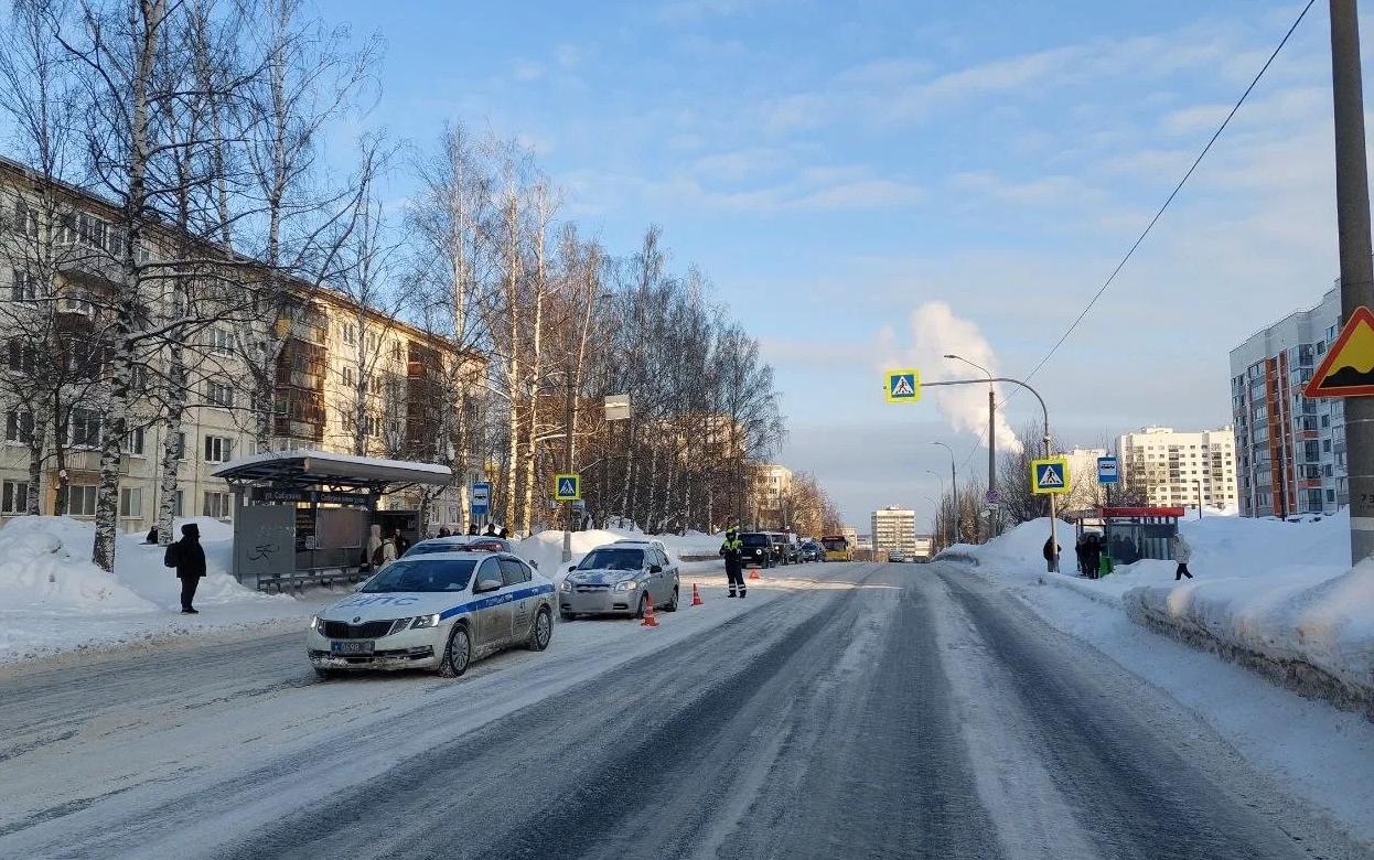 Водитель «Шевроле» сбил 17-летнюю девушку в Ижевске