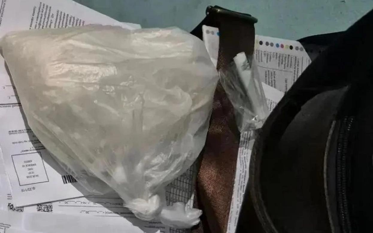 Семейную пару с оптовой партией наркотиков задержали в Ижевске