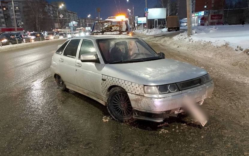 Машина с подложными номерами попала в ДТП в Ижевске