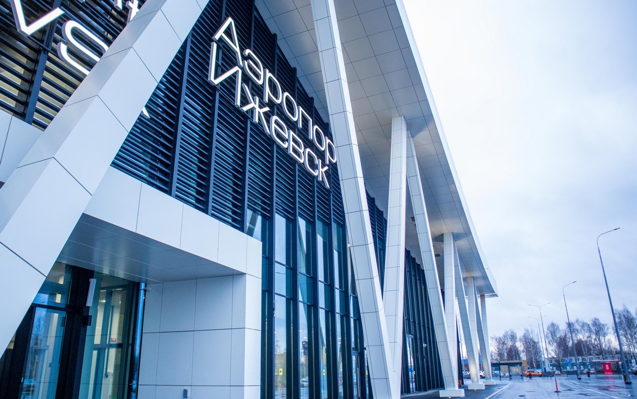 Владимир Путин присвоил аэропорту Ижевска имя Михаила Калашникова