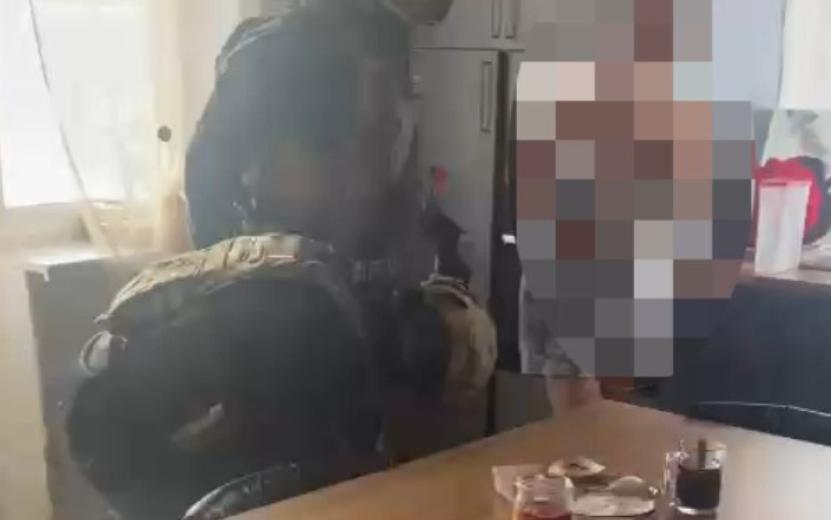 Задержание директора салона мототехники. Видео: пресс-служба МВД по Удмуртии
