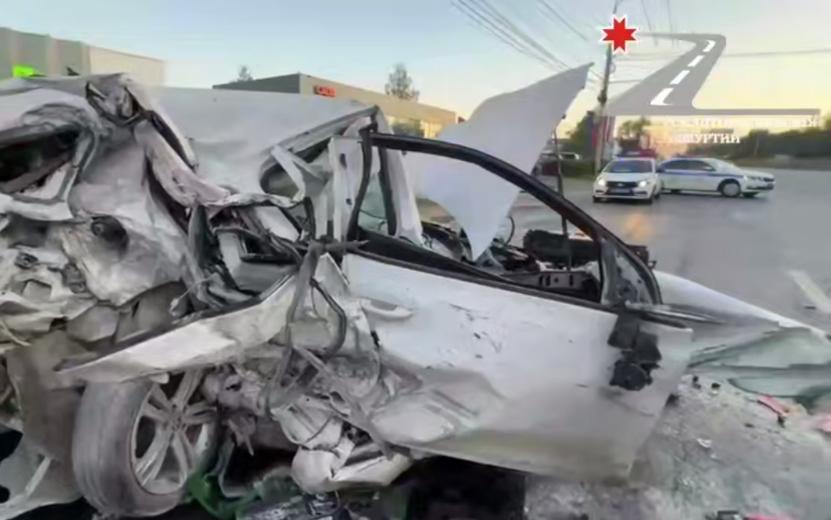 Два человека пострадали в ДТП с пожаром на Воткинском шоссе в Ижевске