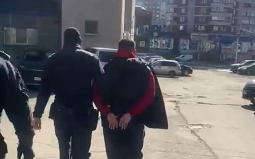 Задержание подозреваемых в кражах смартфонов. Видео: пресс-служба МВД по Удмуртии