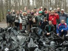 Субботник WWF в Измайловском парке, где было собрано 800 мешков мусора. <a href="http://www.wwf.ru/" target="_blank">http://www.wwf.ru/</a>
