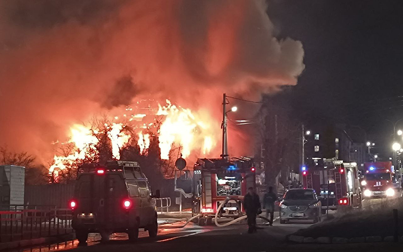 Дом дореволюционной постройки сгорел в Ижевске