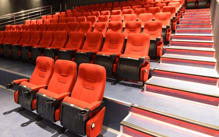 Не хватает иностранных фильмов и попкорна: сборы кинотеатров в Удмуртии продолжают падать