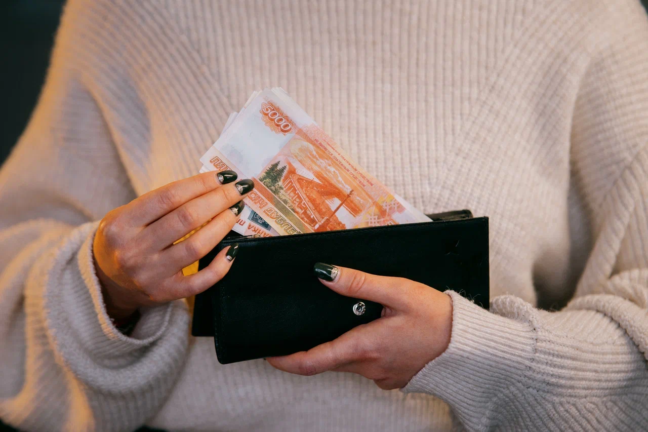 Почти 2 млн рублей выманили мошенники у жительницы Ижевска