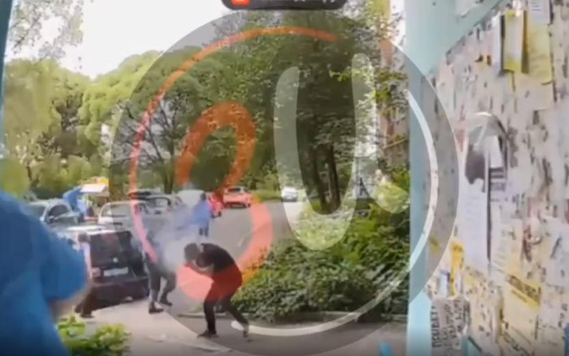 Подростки устроили стрельбу во дворе дома на ул. Союзной в Ижевске