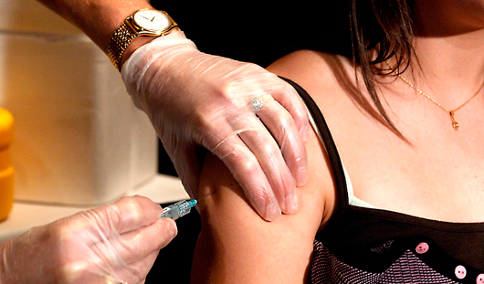 В Ижевске началась вакцинация взрослого населения против гриппа
