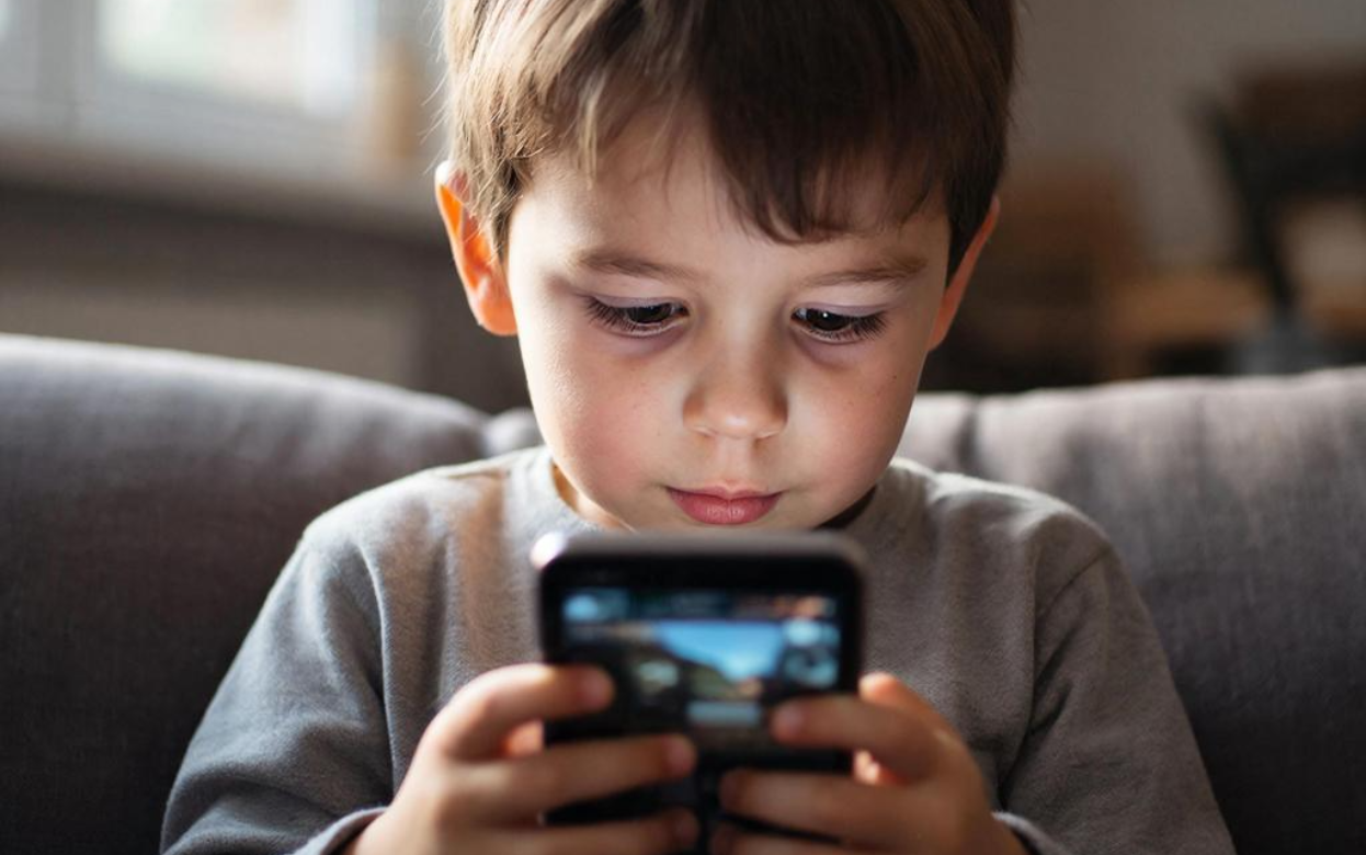 Игры без гаджетов: подборка веселых занятий, чтобы заменить телефон 