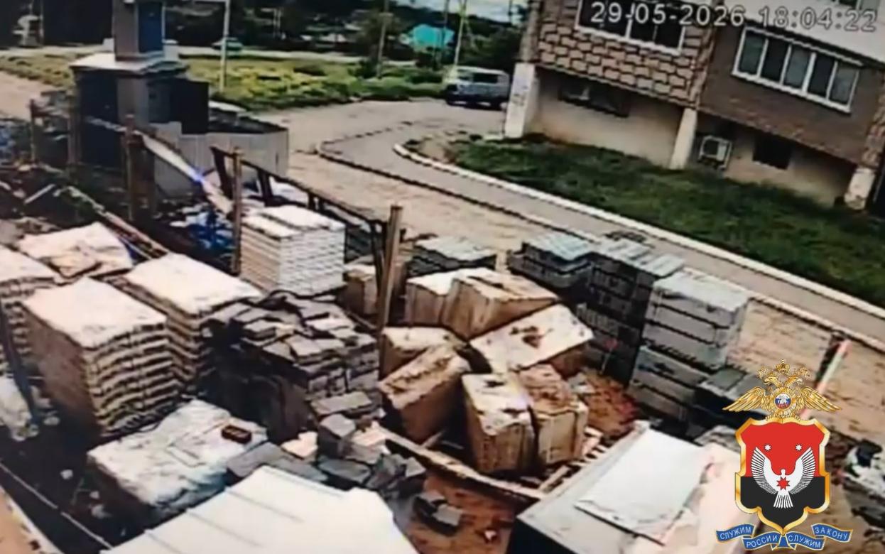 Житель Удмуртии угнал «УАЗик» и попал на нем в ДТП