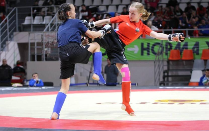 Разносит соперников на ринге: 12-летняя хрупкая девочка из Ижевска стала самой титулованной спортсменкой России в панкратионе
