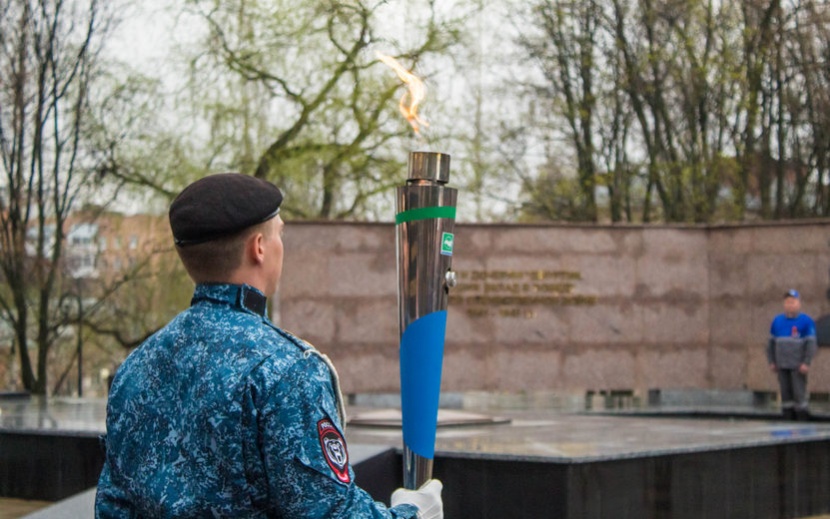 Зажжение Вечного огня в Ижевске. Фото: Данил Иванов