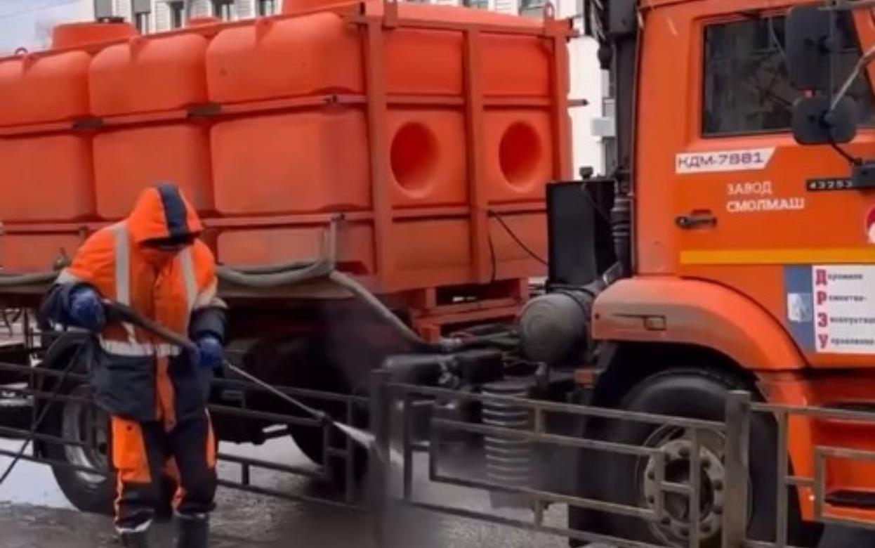 Дорожники Ижевска перешли на усиленный режим уборки улиц