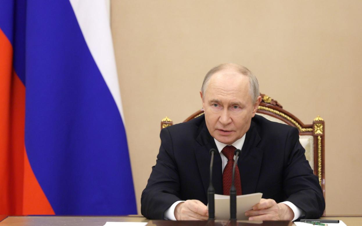 Владимир Путин поручил принять меры для стабилизации топливного рынка