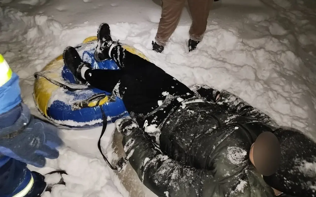 Ребенок пострадал при катании на тюбинге в Ижевске