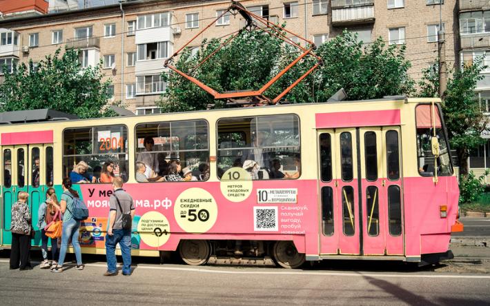 Трамваи не идут по улице Ленина в Ижевске из-за схода с рельсов