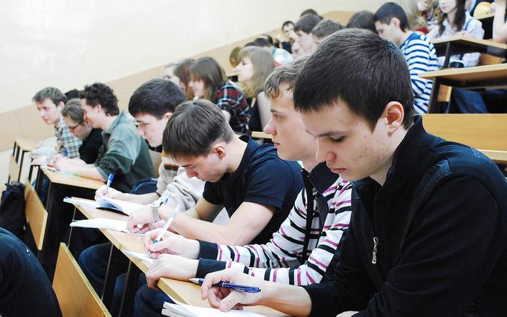 Налоговый вычет для работающих студентов предложили ввести в России