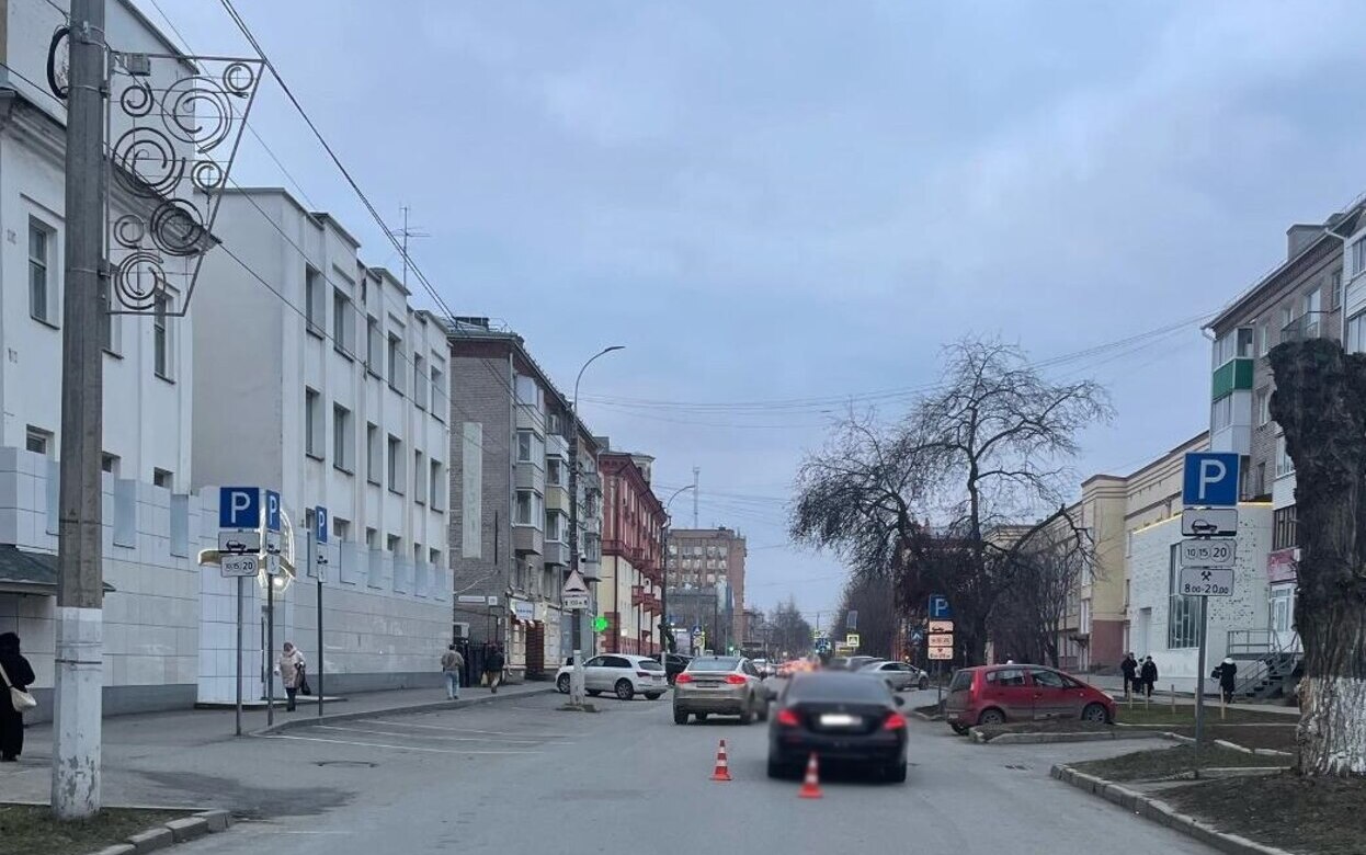 Водитель «Мерседеса» сбил 10-летнюю девочку в Ижевске