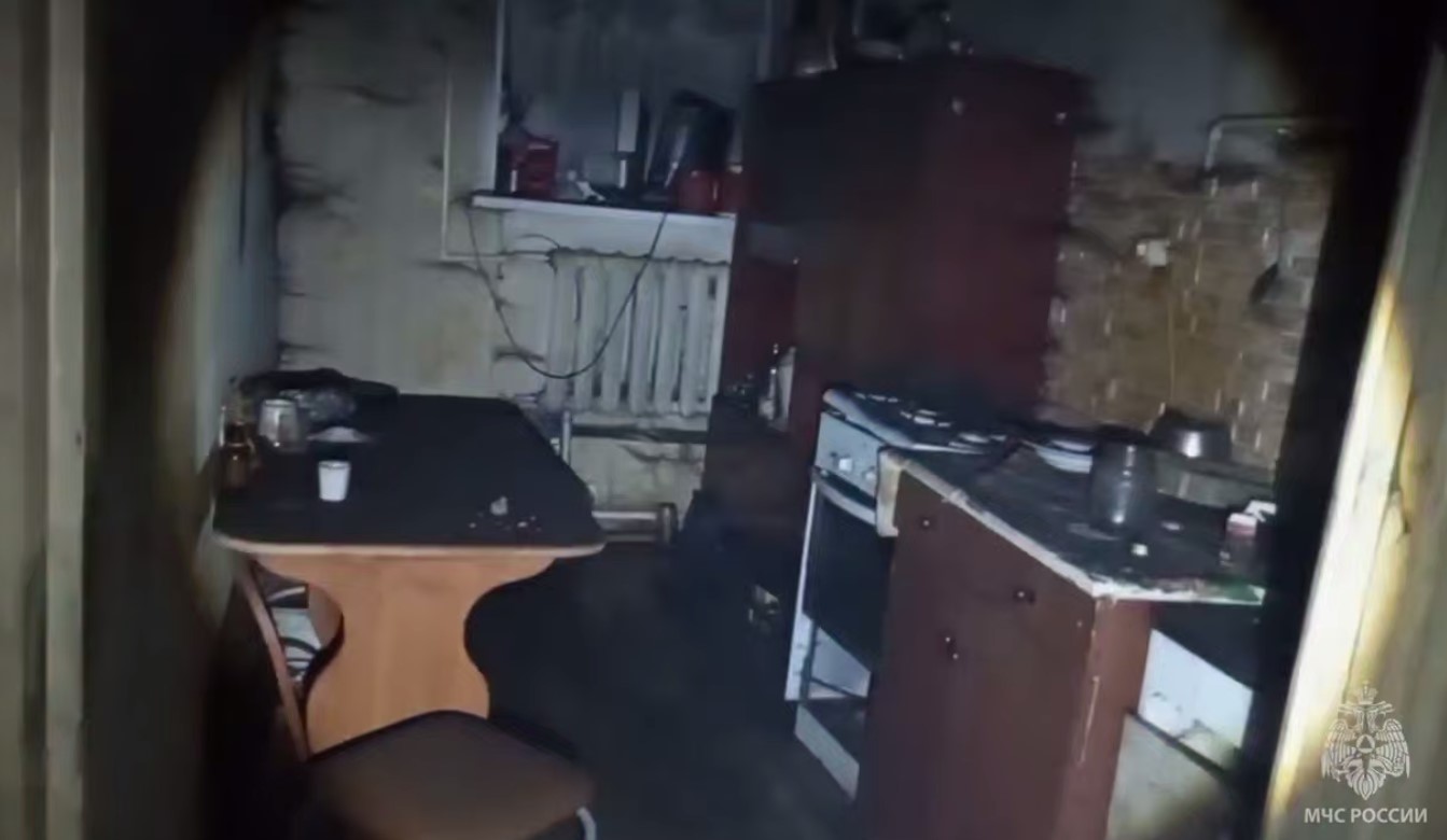 Семью с ребенком спасли на пожаре в Удмуртии