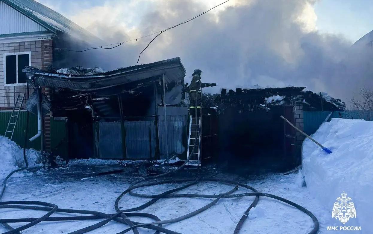 Гараж и «Газель» сгорели в Можге из-за тепловой пушки