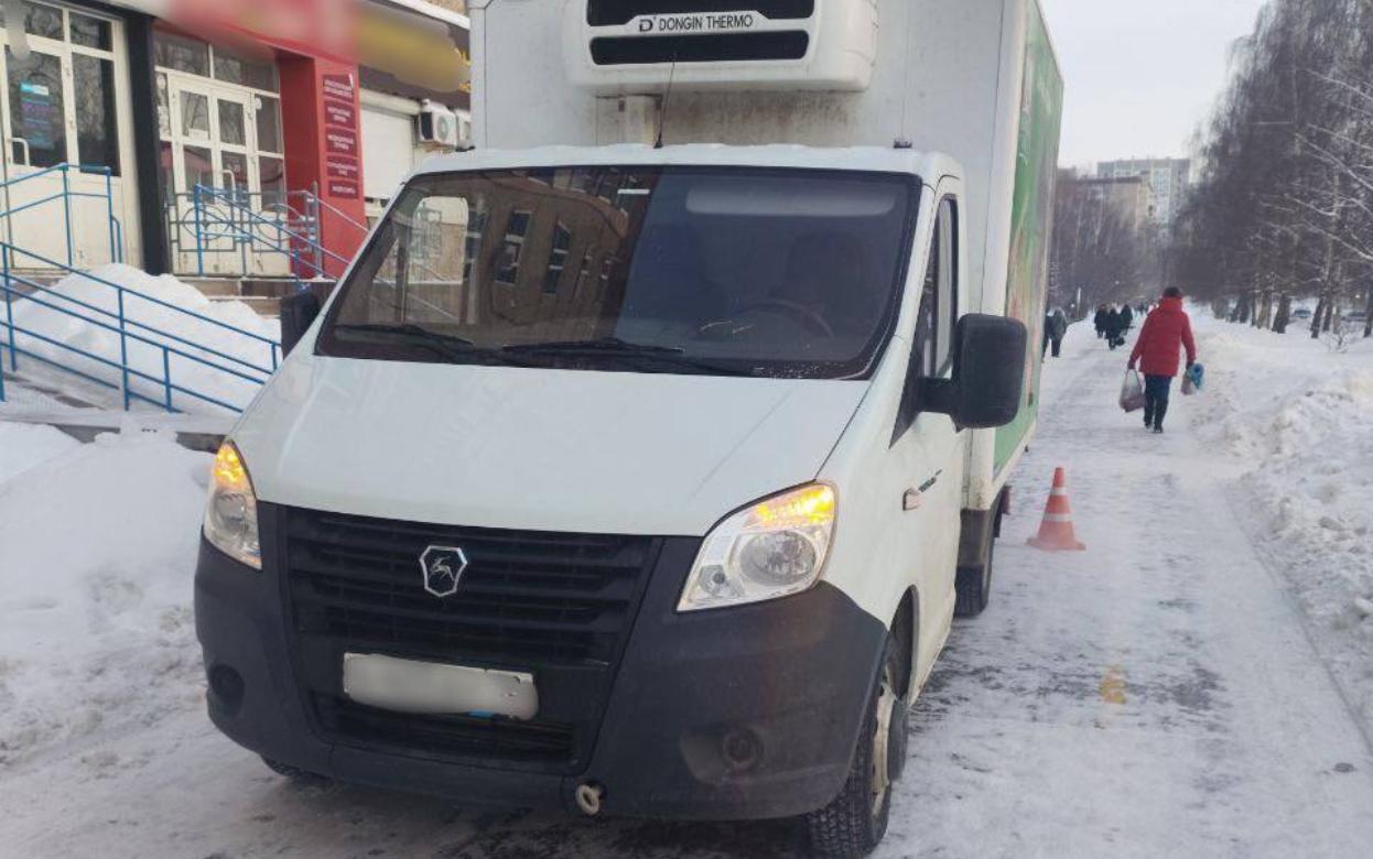 Водитель «Газели» сбил пенсионерку на тротуаре в Ижевске