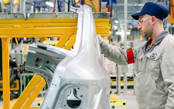 Главред "За рулем": стоимость Lada Largus после переноса производства в Ижевск увеличится на 15% 
