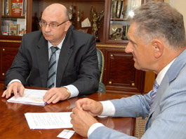Александр Волков и Владимир Майер. Фото пресс-служба Президента и Правительства УР