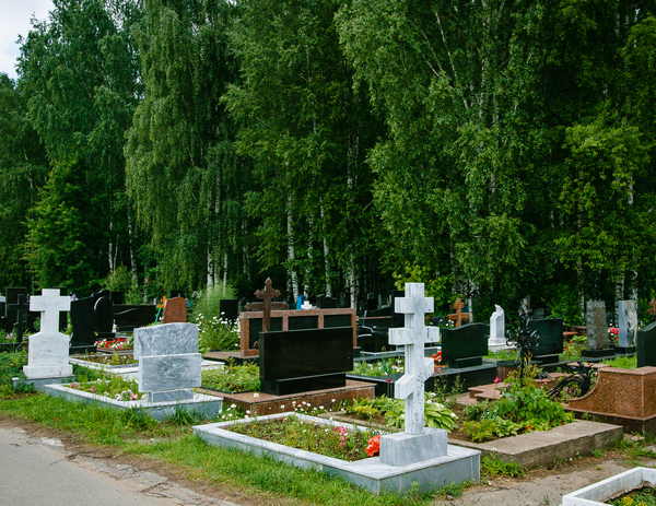 Директора кладбища в Удмуртии осудили за продажу мест под могилы