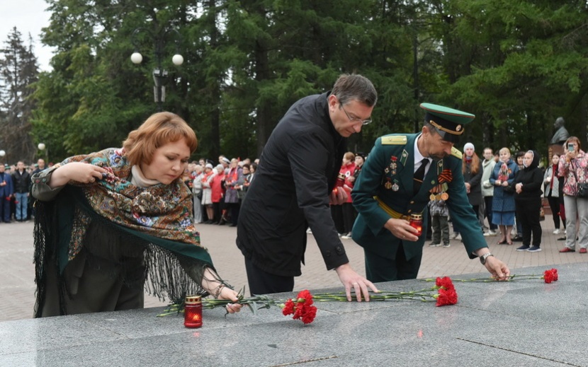 Акция «Свеча Памяти» в Ижевске. Фото: пресс-служба главы и правительства Удмуртии