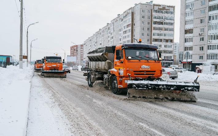 Снежные «треугольники» и валы: по каким правилам Ижевск чистят после снегопадов