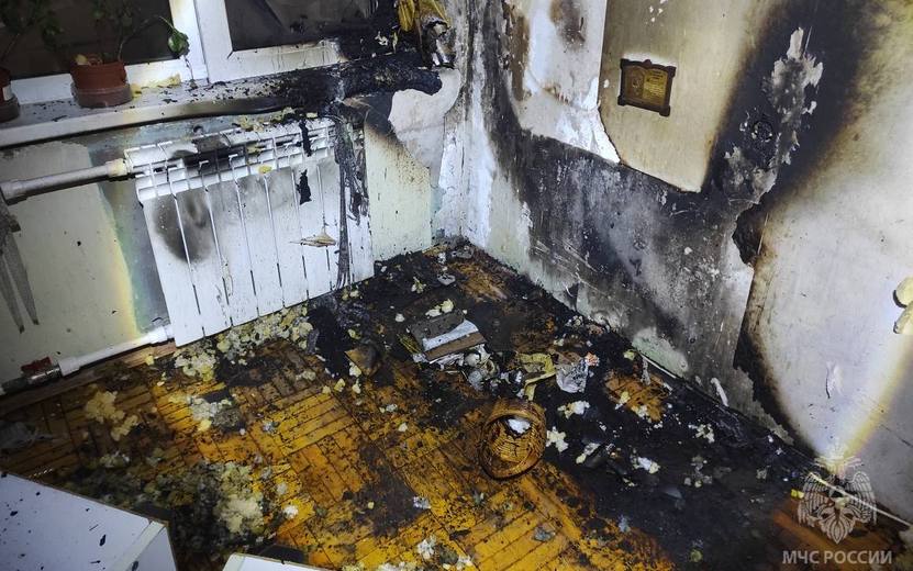 Квартира загорелась в Ижевске из-за оставленной без присмотра свечи