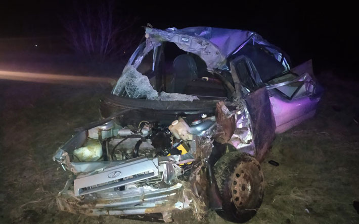 Нетрезвые водитель и пассажир погибли при опрокидывании автомобиля в Удмуртии