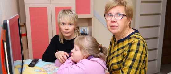 «Я не могу отпустить руку дочери даже на минуту»: как проект «Передышка» помогает родителям детей-инвалидов из Ижевска