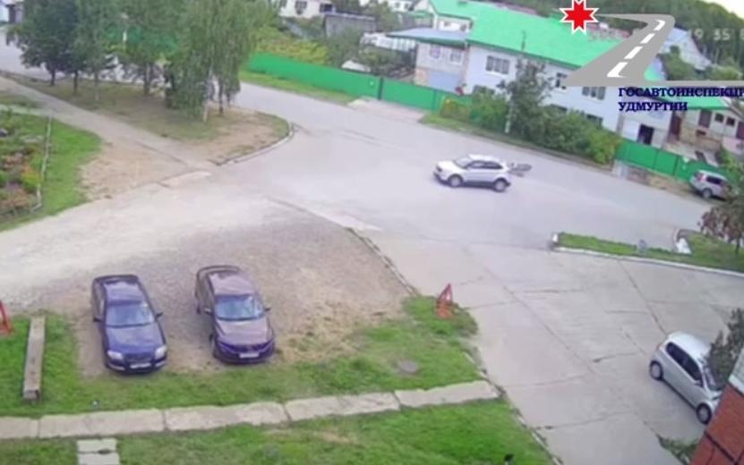 14-летняя девочка на питбайке врезалась в Hyundai в Удмуртии