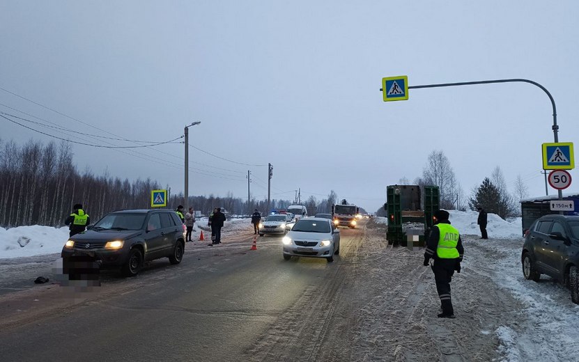 Женщина погибла под колесами грузовика и кроссовера на объездной Ижевска