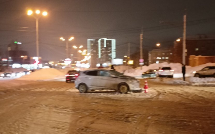 Мужчина и ребенок пострадали в ДТП на перекрестке в Ижевске