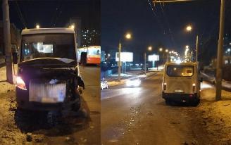 Пять пассажиров маршрутки пострадали на ул. Петрова в Ижевске