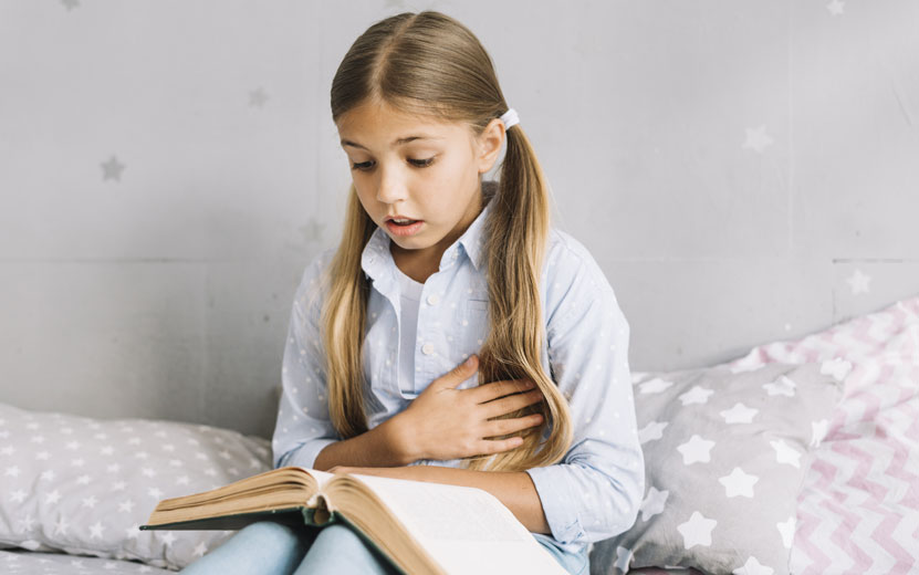 lovely-little-girl-reading-.jpg