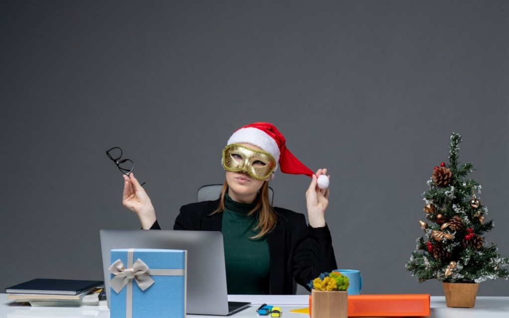 Новый год украшаем офис.jpg