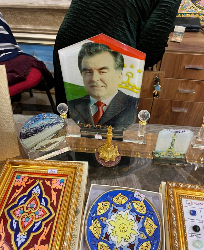 photo_5447315070745514428_y (1).jpg