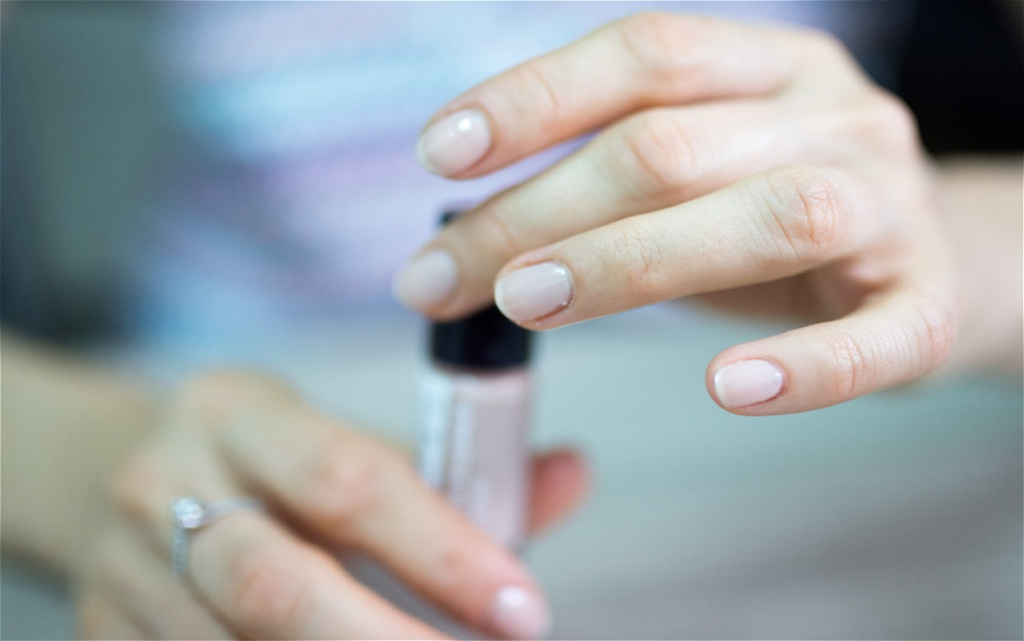close-up-on-hands-applying-nail-polish-2026-09-23-01-32-02-utc (1).jpg