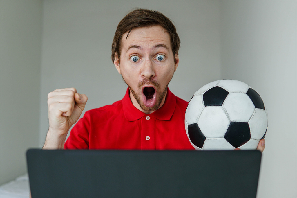 excited-man-fan-support-his-football-team-hold-in-2026-03-09-22-30-42-utc.jpg