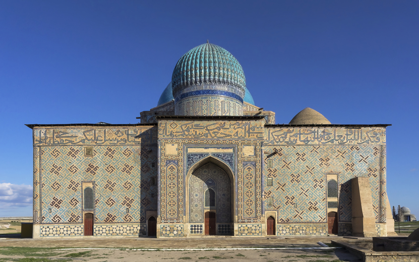 Mausoleum_of_Khoja_Ahmed_Yasawi_in_Hazrat-e_Turkestan,_Kazakhstan.jpg