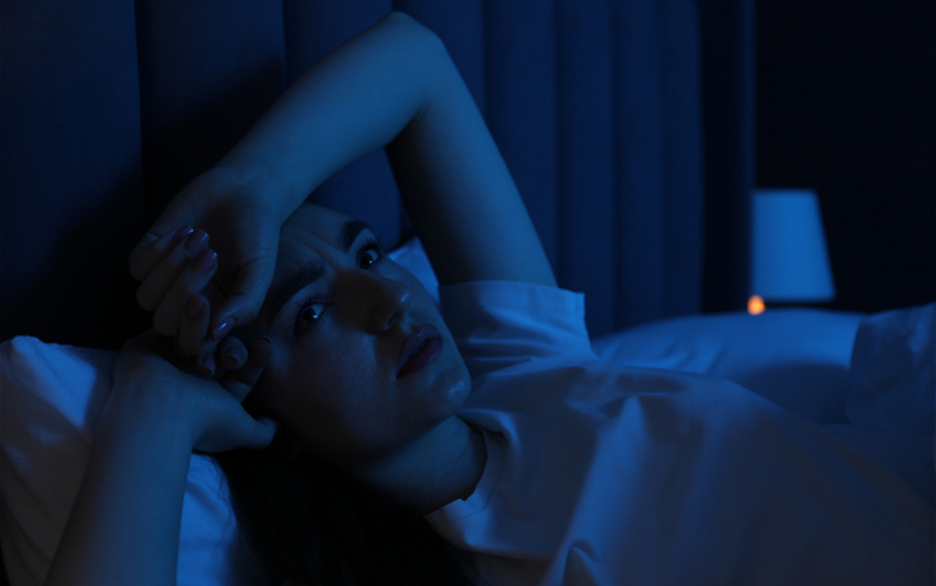 woman-lying-in-bed-at-nighttime-2026-09-22-11-28-00-utc (1).jpg