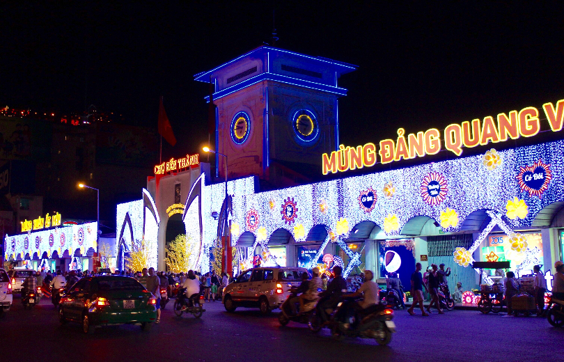 Cho_Ben_Thanh,_phuong_ben_thanh_quan_1,_ho_chi_minhViệt_Nam_-_panoramio (1).jpg